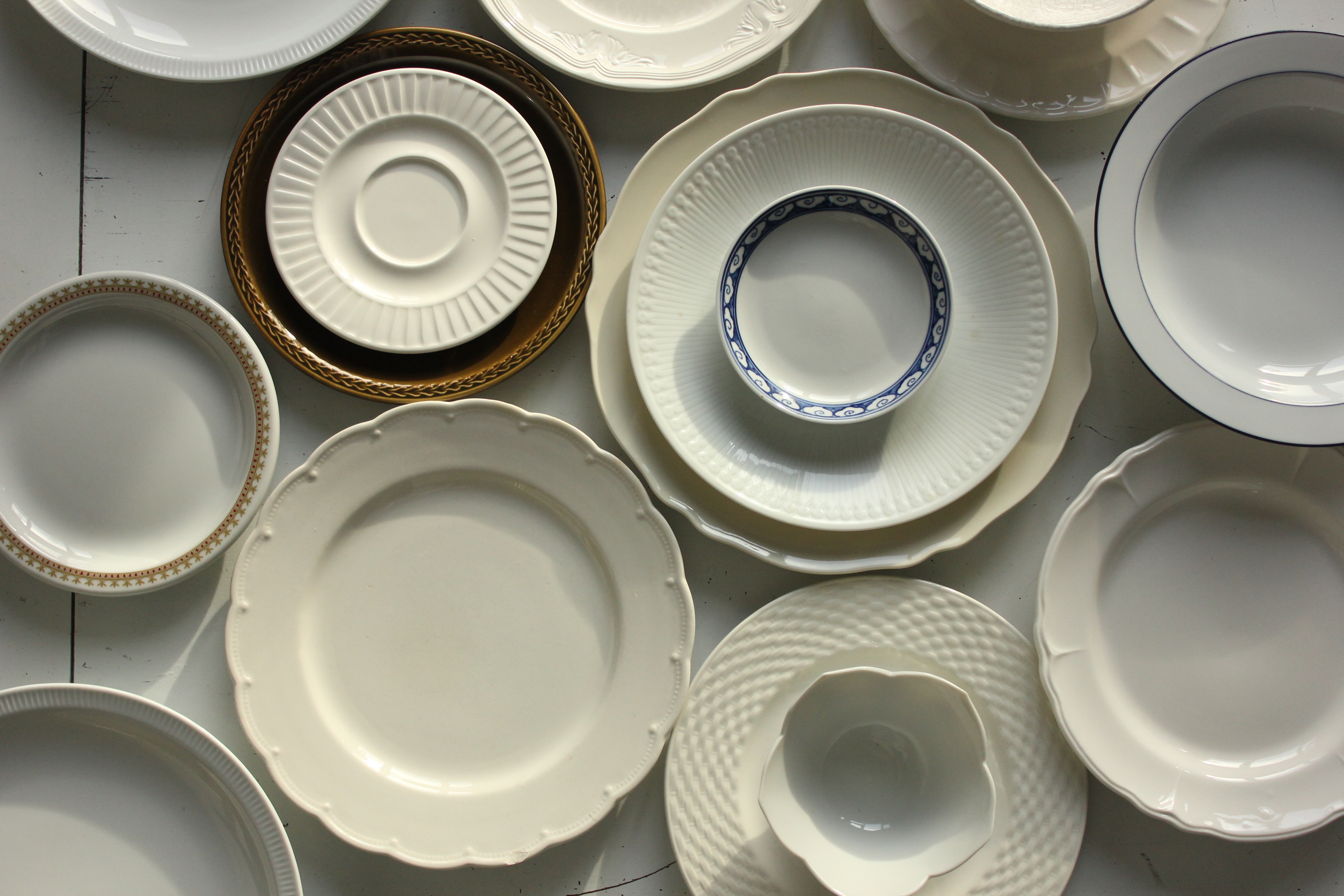 Pratos de ceramica, umas das aplicações das ball-clay.