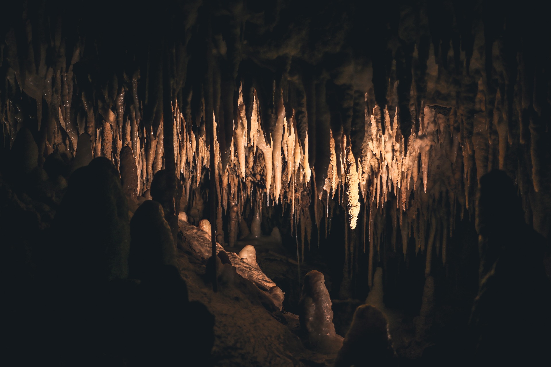 A espeleologia analisou que os anéis de crescimentos destes espeleotemas, podem fornecer informações das características do clima de quando se formaram. 