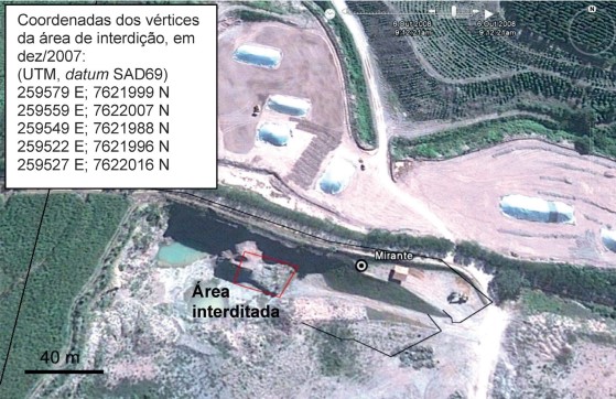 Imagem aérea, mostrando o local delimitada dentro da área da mineradora para criação do sítio paleontológico de Santa Rosa de Viterbo-SP.