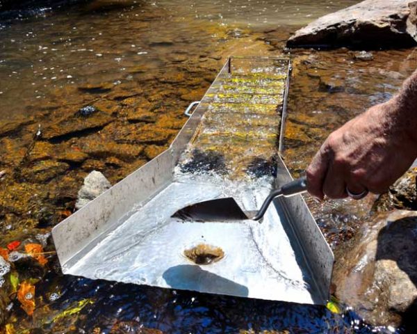 Mineração em pequena escala do ouro