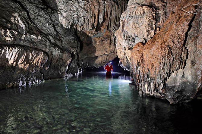 Foto da Caverna do Couto, Vale do Ribeira, SP.