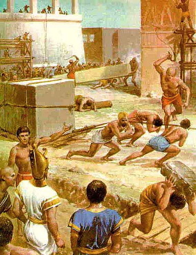 Parte do processo de mineração no Egito Antigo que contava com escravos.