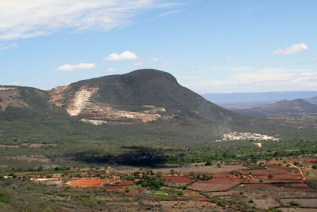 Serra das Éguas em brumado, Bahia (BA). Depósito de Magnesita no nordeste brasileiro