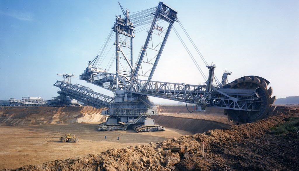 Uma enorme máquina de mineração.